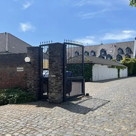 Aussergewoehnliche Wohnung In Historischem Kloster Lägenhet *